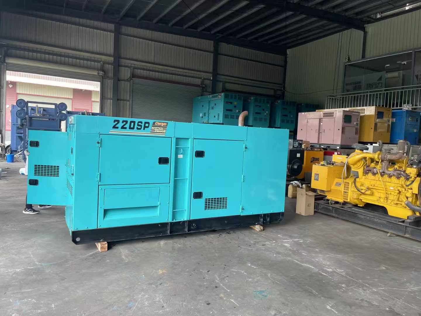 龙湖镇800kW 柴油发电机的输出电流波动范围是多少?